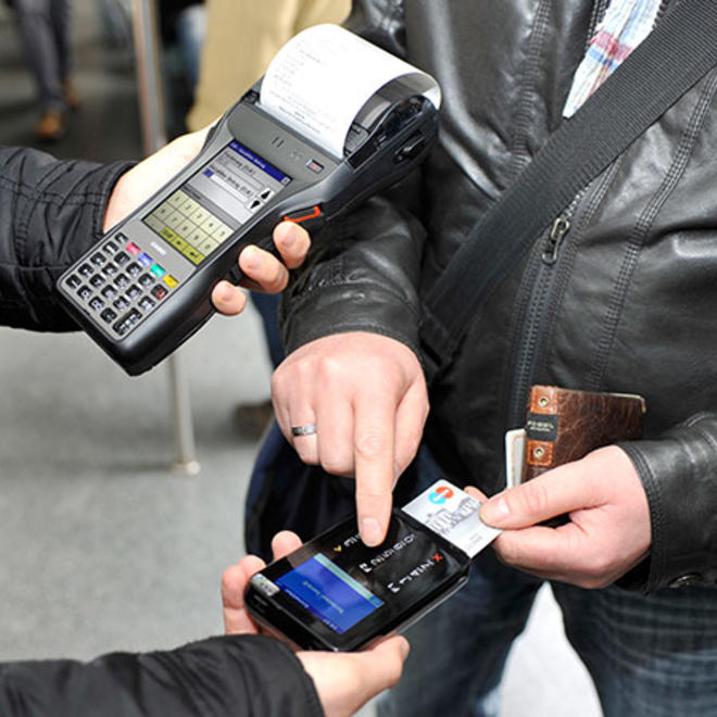 Működhet külön bankkártya terminállal vagy beépített olvasóval is